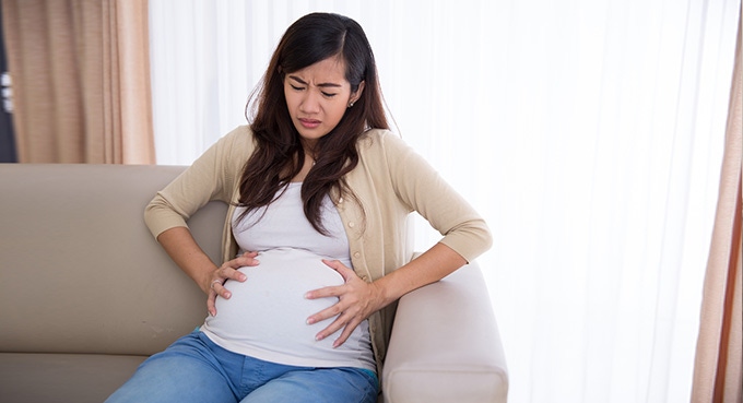 pregnant woman 6 months having stomachache
