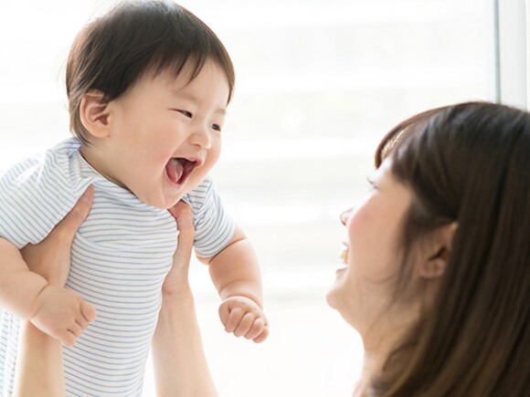เรียนรู้ภาษาของทารกอายุ 0-6 เดือน