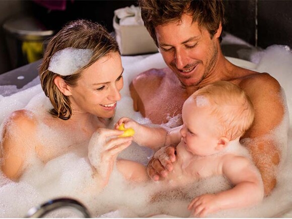 สร้างสัมพันธ์ที่ดีในครอบครัวด้วยการชวนลูกอาบน้ำ